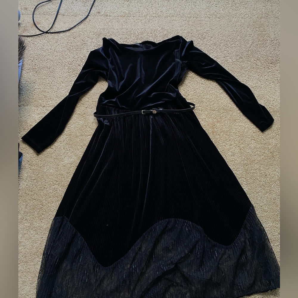 Black dress.Size 6. Used one time.
